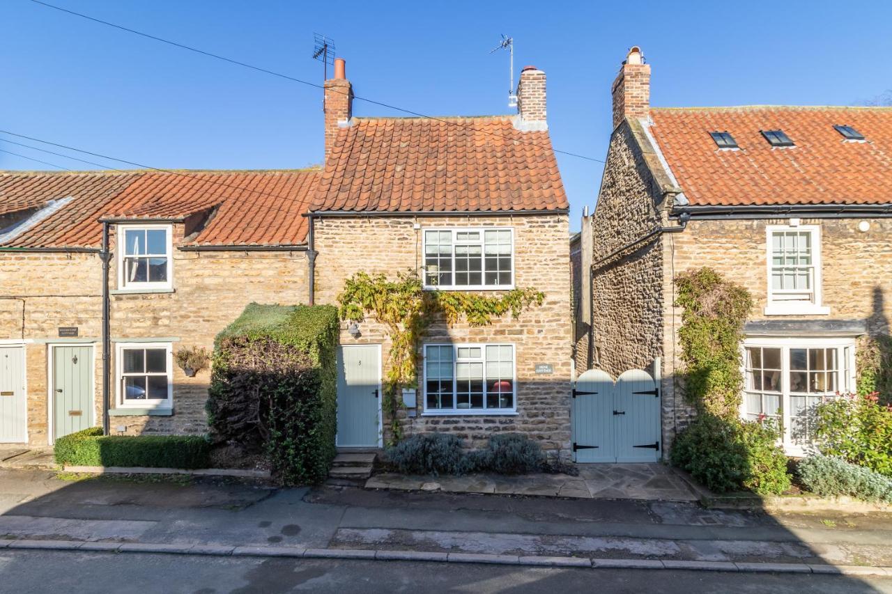 Dene Cottage, Welburn Ngoại thất bức ảnh